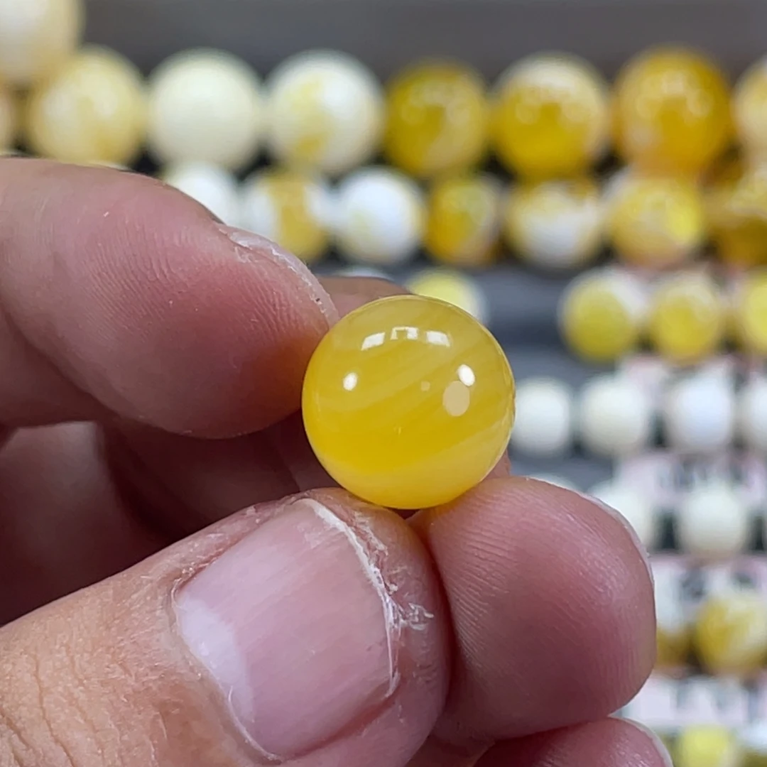 L***3蜜蜡未镶嵌裸石焦皮料圆珠