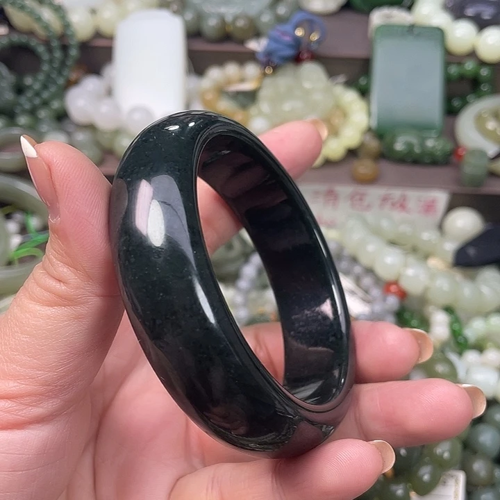 和田玉未镶嵌项圈