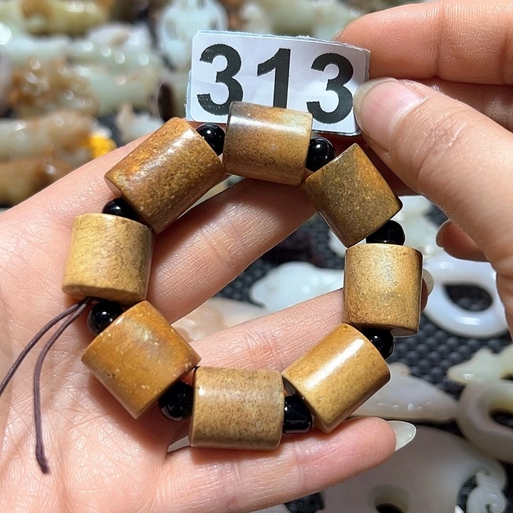 和田玉颈饰未镶嵌马*