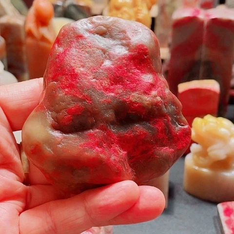 昌化石昌化精品田黄鸡血石