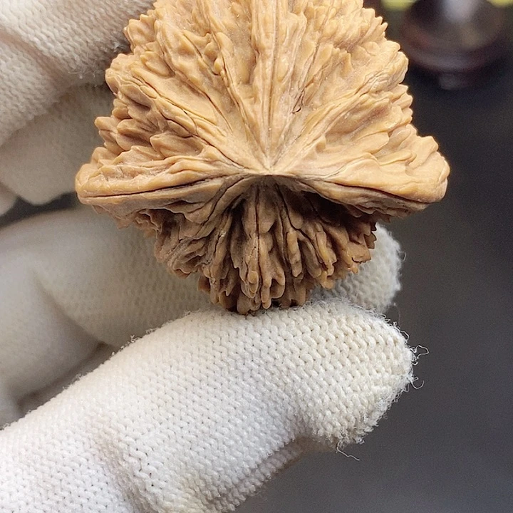 文玩核桃吊坠了***见瑕疵单只不退不换