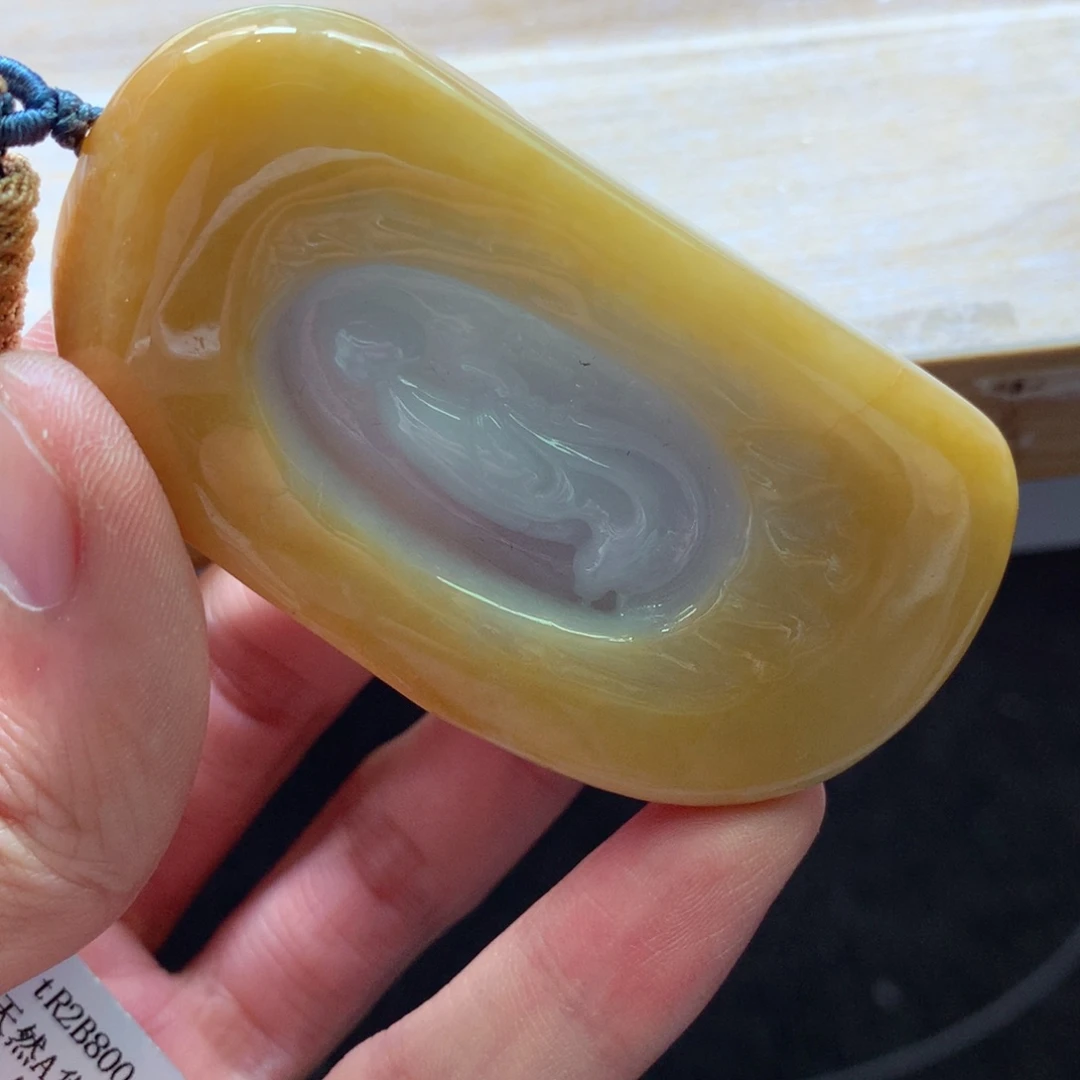 翡翠颈饰未镶嵌吊坠