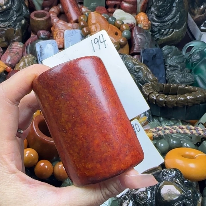 透闪石质玉未镶嵌珠宝奇石