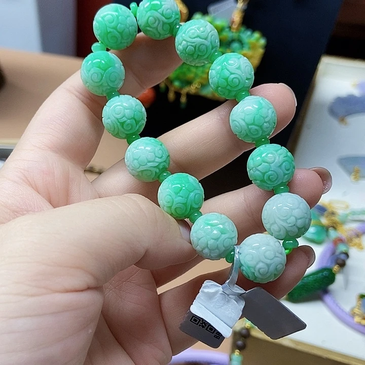 翡翠未镶嵌颈饰手串