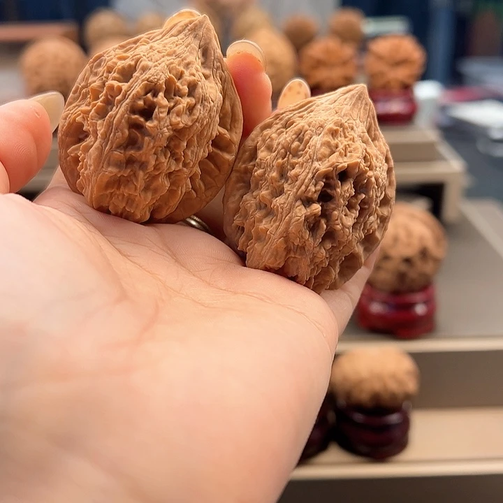 文玩核桃吊坠41 大沽石 y-025