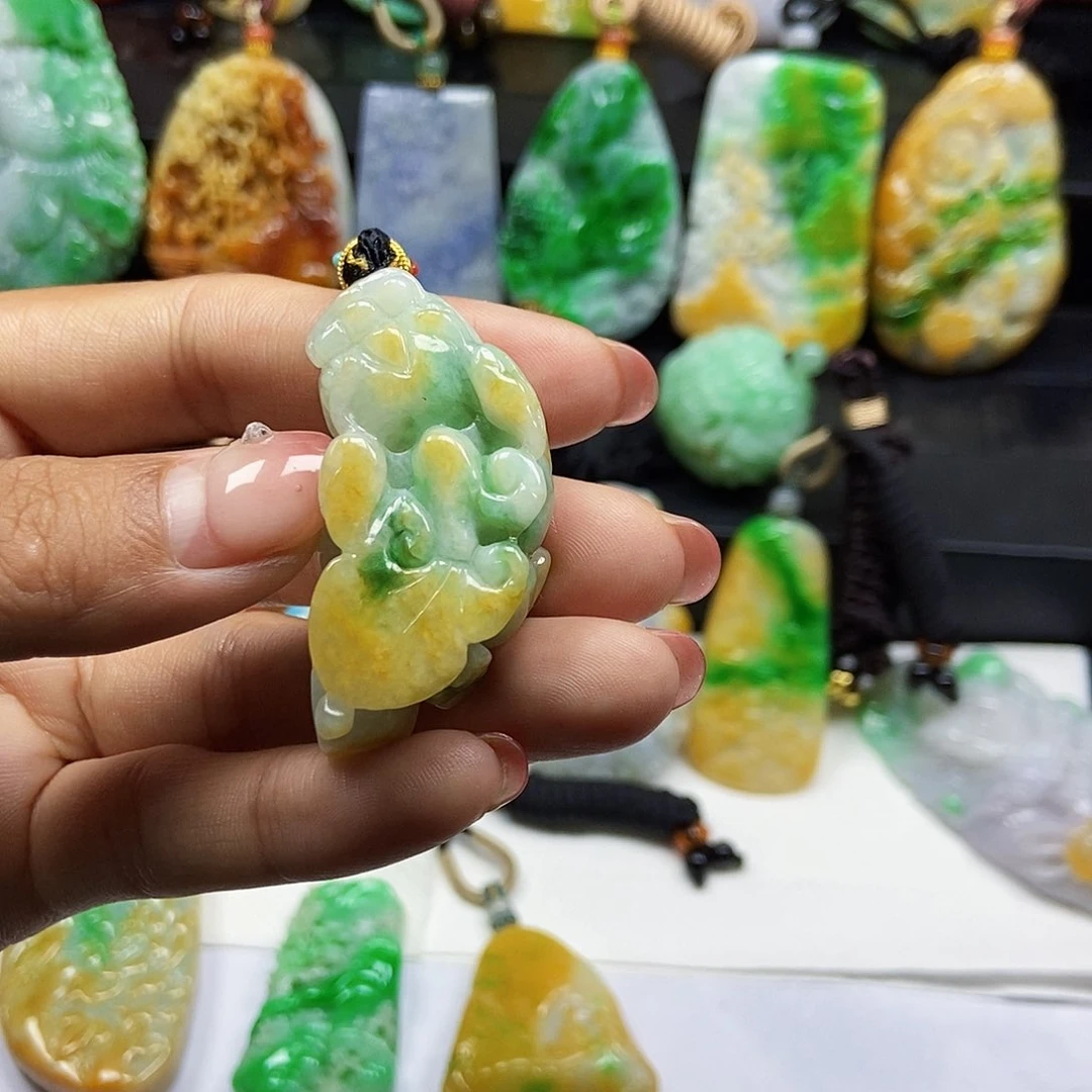 翡翠未镶嵌颈饰天然翡翠A货