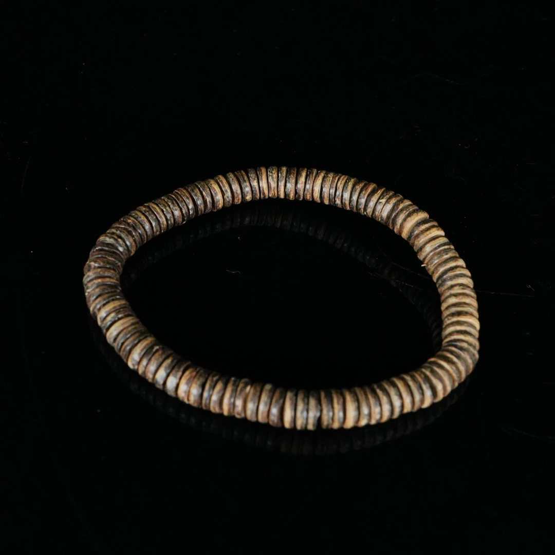 6837 达拉干沉香黑棋沉水金钱串 /  4.53g