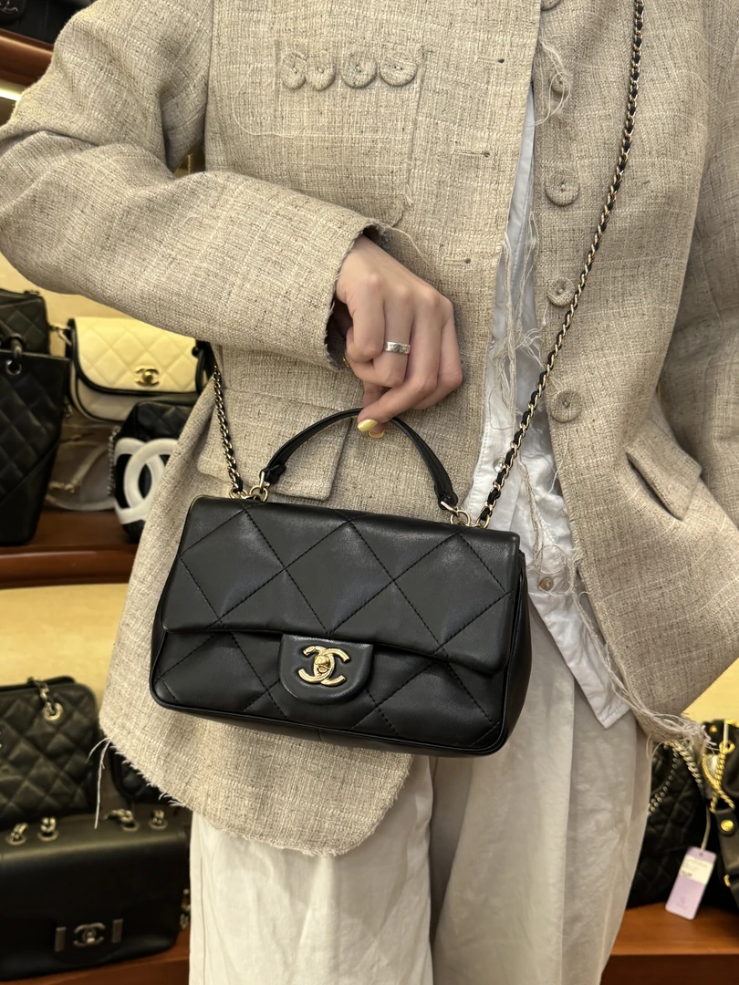 95新 Chanel/香奈儿 新 Chanel黑金羊皮大菱格带手柄cf 带卡