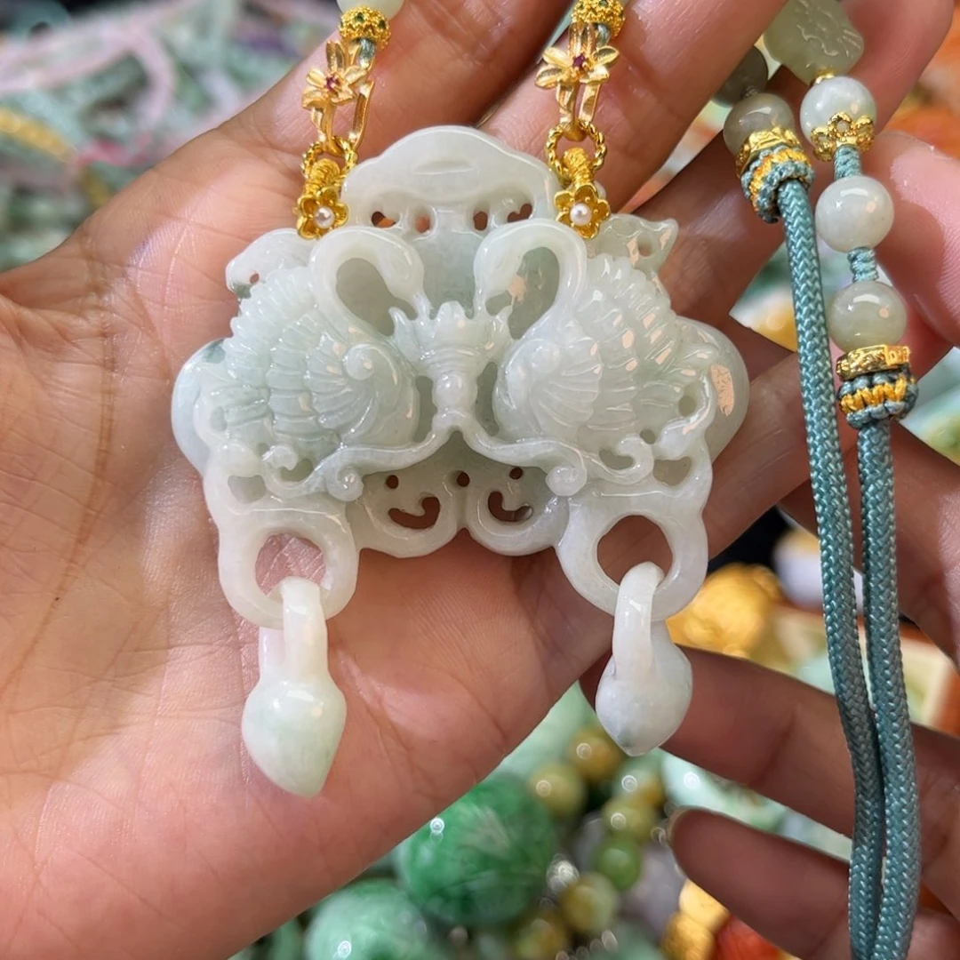 翡翠颈饰未镶嵌待编款