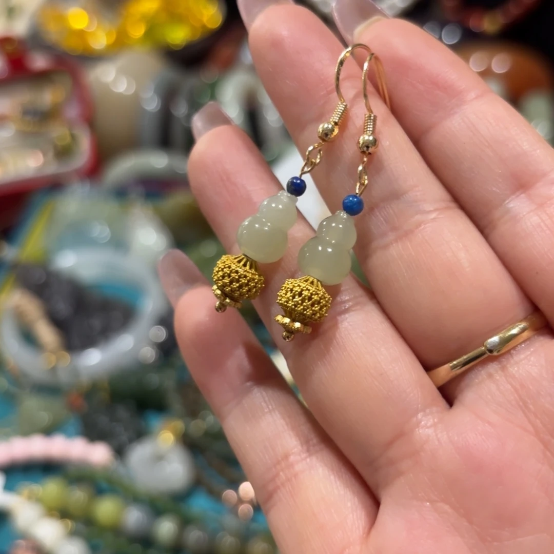 和田玉（糖玉）未镶嵌颈饰和田玉葫芦耳