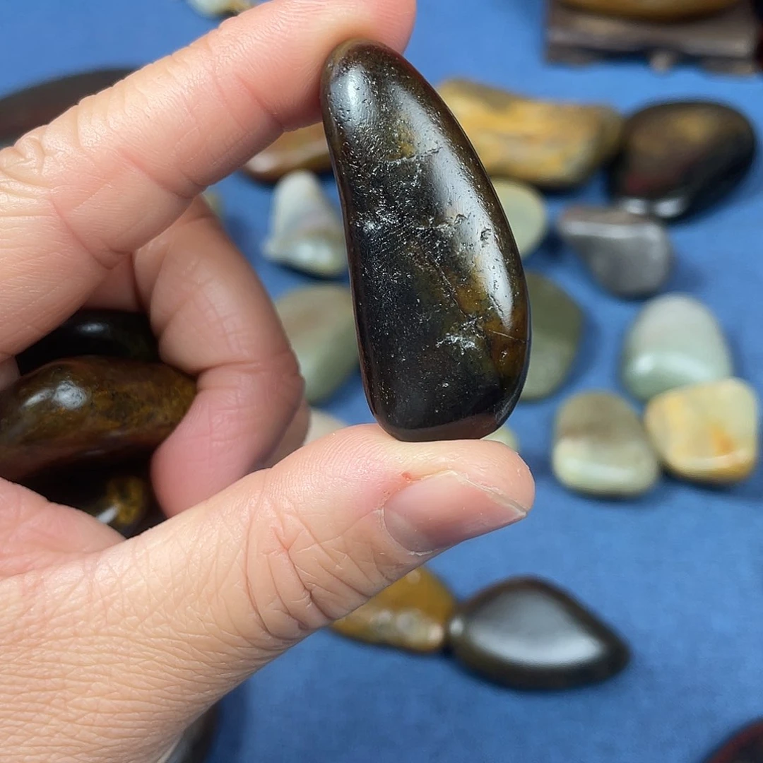 和田玉（糖玉）珠宝奇石未镶嵌哎**～