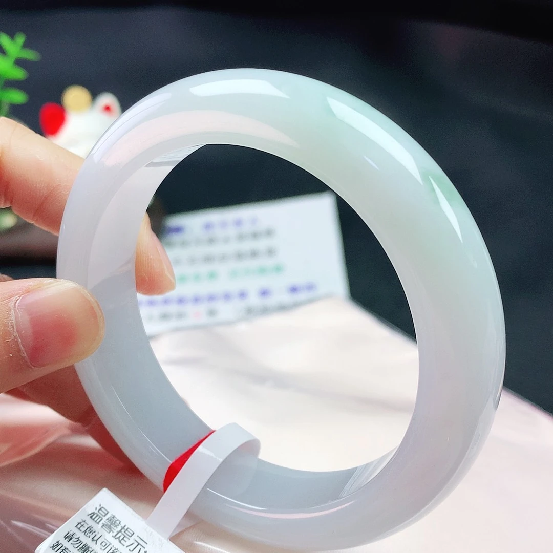 翡翠手镯未镶嵌59轮胎