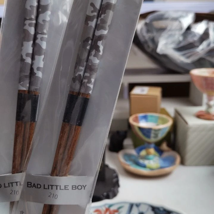 食品级塑料一双筷子。。。。。。。。。。。。。。。。