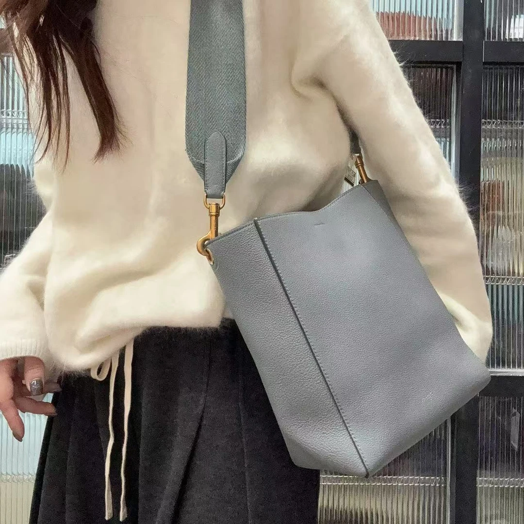 95新 Celine/思琳 【蕾】3XH015 灰蓝色单肩水桶包