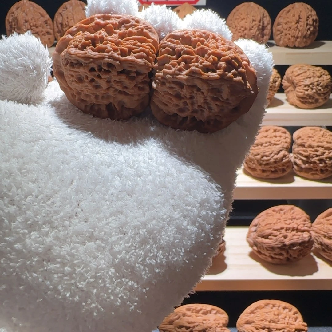 文玩核桃吊坠42三角炮弹