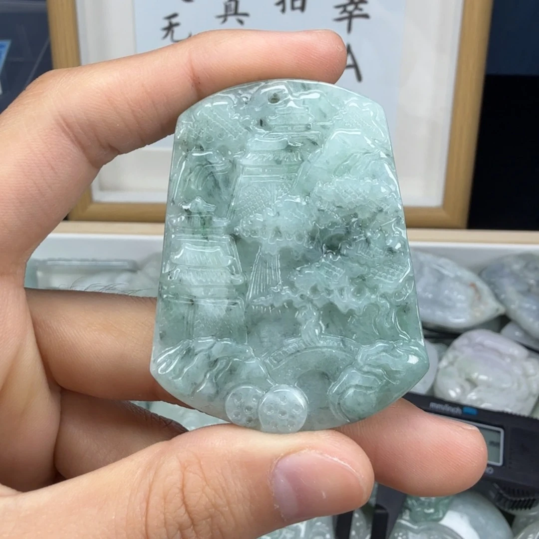 翡翠挂件未镶嵌翡翠