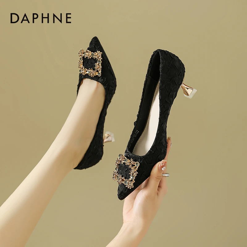 达芙妮气质时尚性感浅口高跟鞋女2025新款夏季洋气宴会鞋尖头单鞋