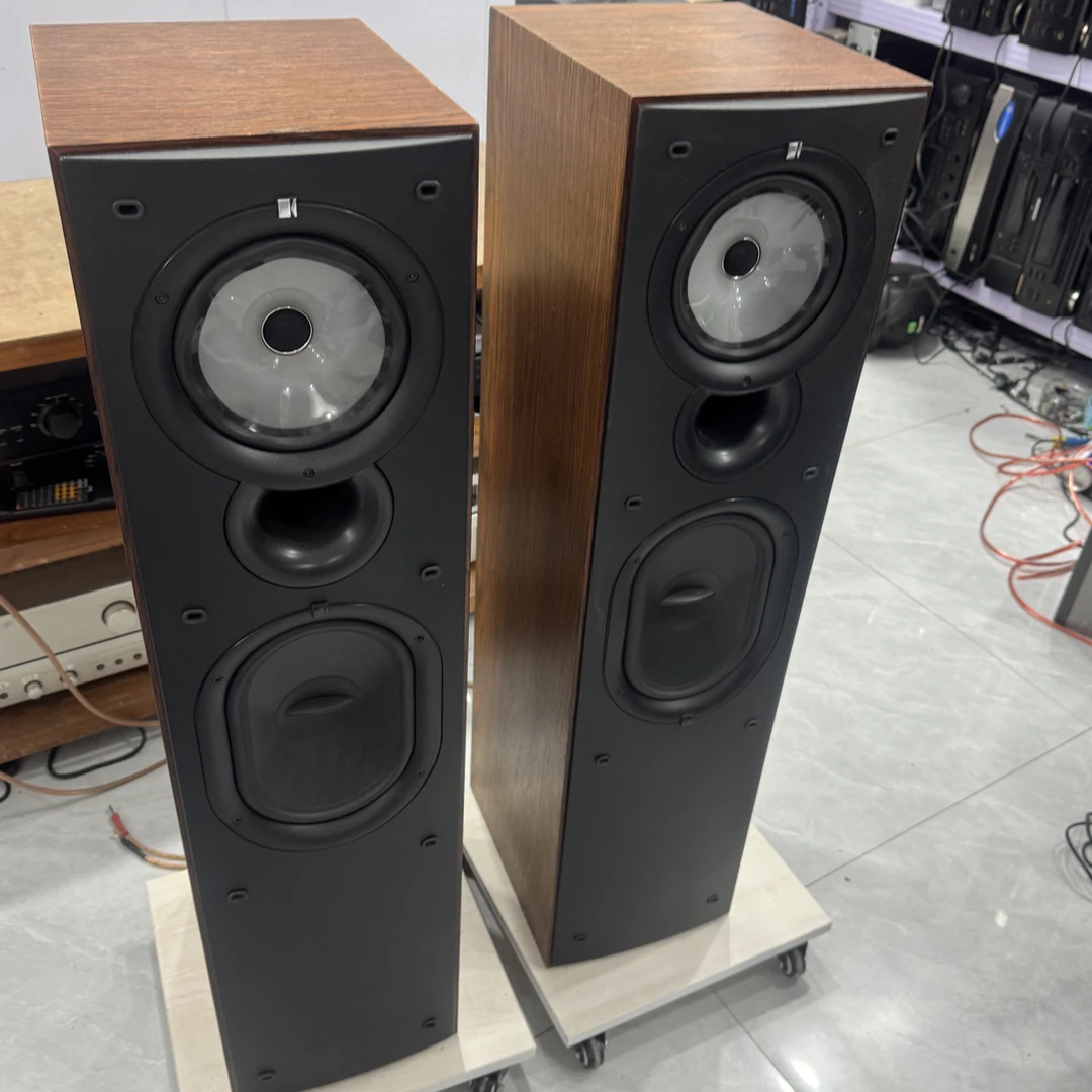9新 KEF 二手KEF落地音箱，运费自理，不支持七天无理由