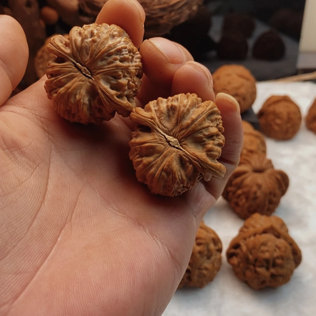 文玩核桃把件球白全品38