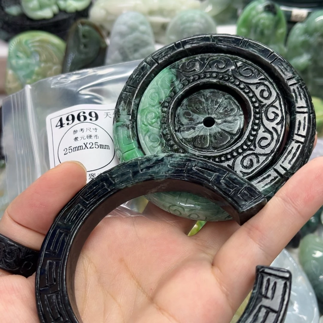 游****翡翠未镶嵌颈饰4969