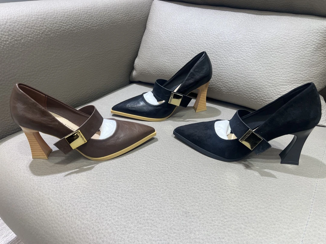 KK66（701-801）时尚高端女靴（按编码去拍）