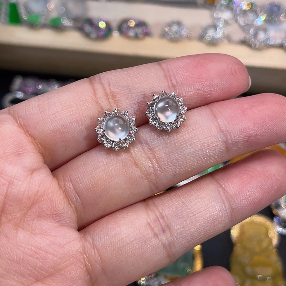 翡翠18K金镶嵌耳饰玻璃种冰蛋