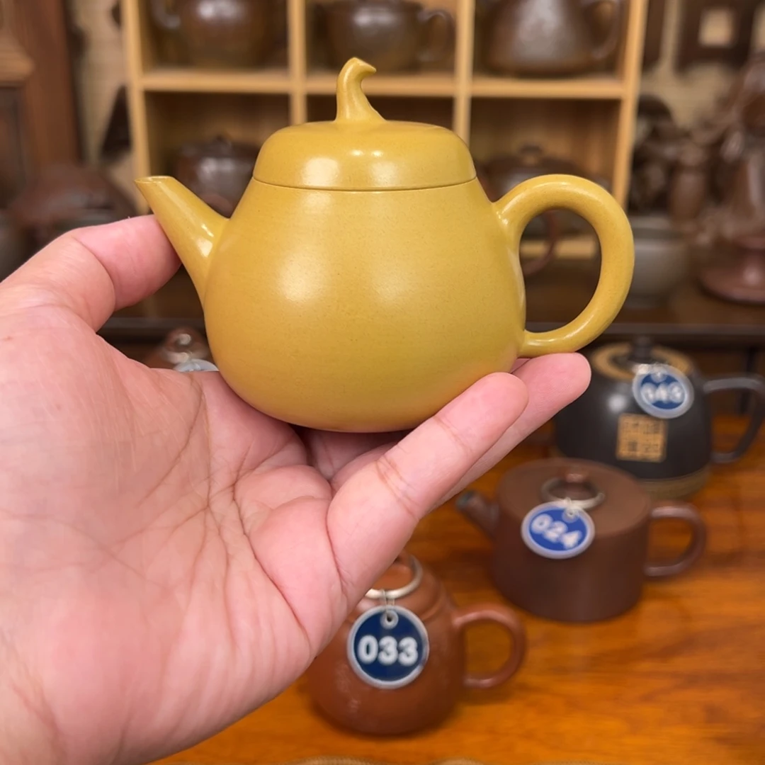 爱***风黄金泥梨壶上官老师作品