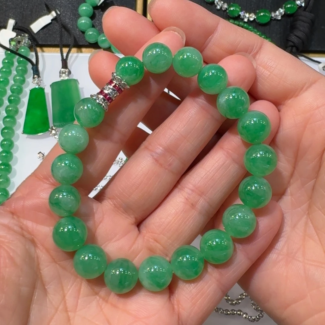 成***约翡翠未镶嵌颈饰珠子