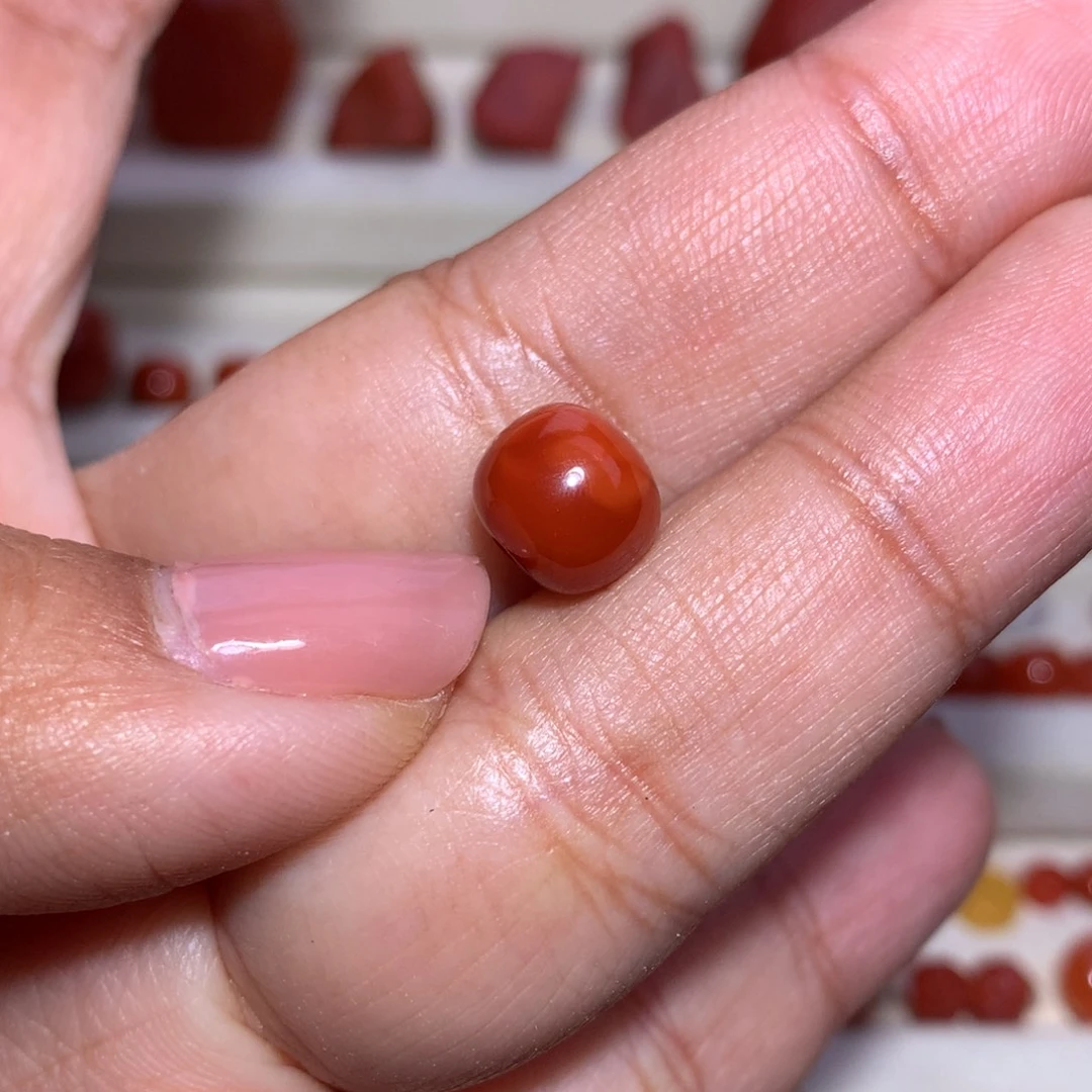 南红玛瑙未镶嵌老型9.1×8.1满肉柿子红 微过渡