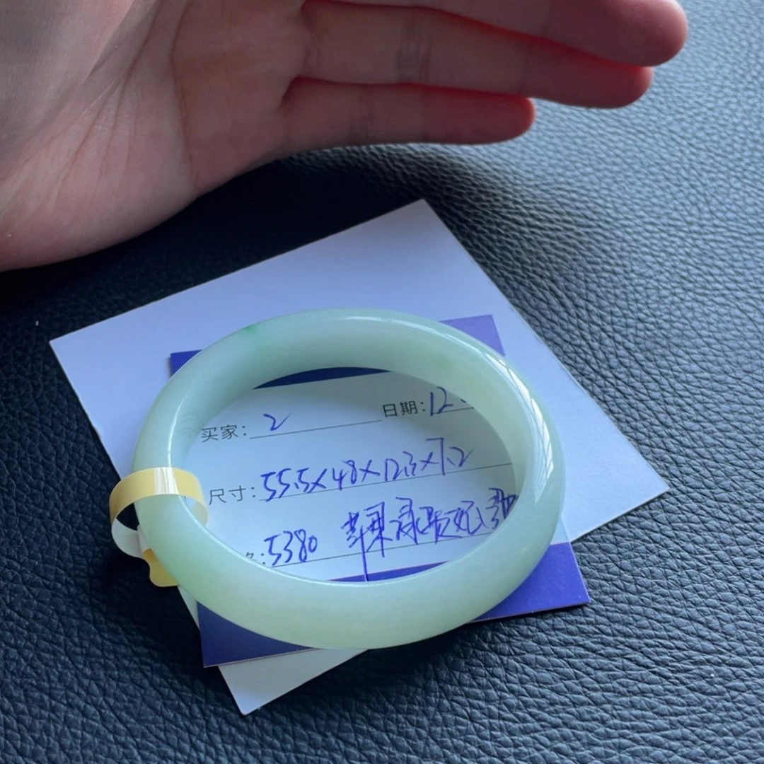 翡翠未镶嵌手镯十七推荐2贵妃