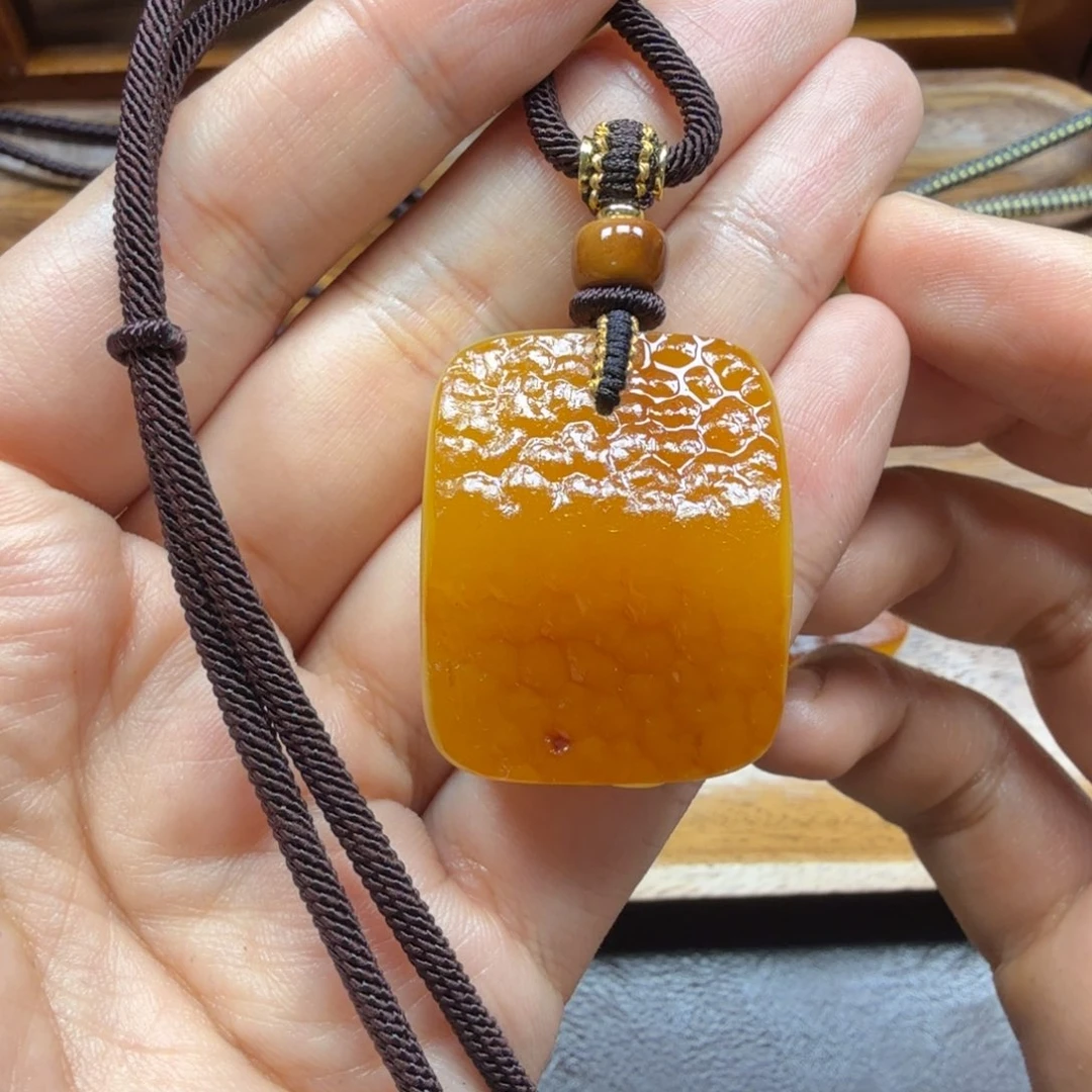 琥珀吊坠(赠链)未镶嵌
