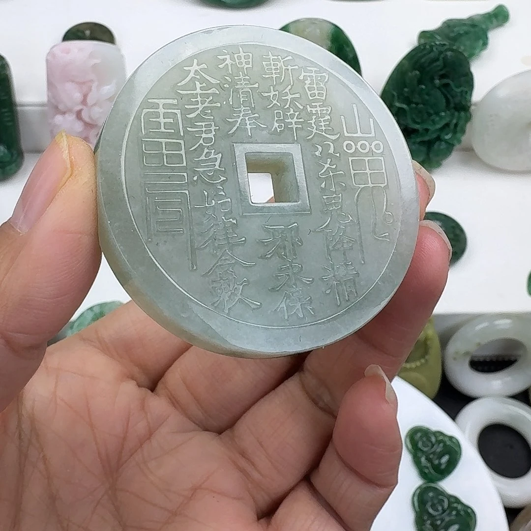 独山玉未镶嵌颈饰