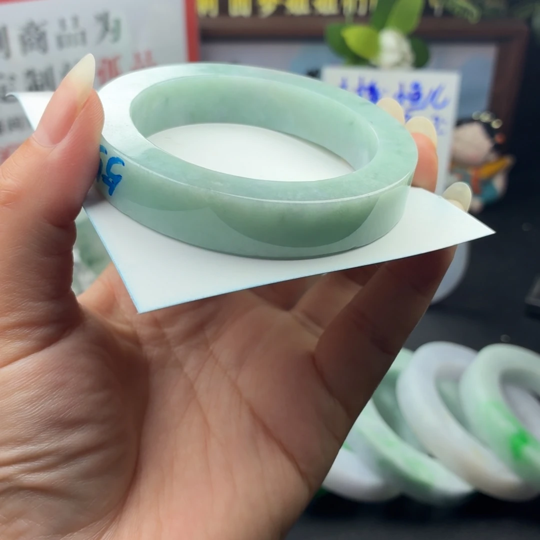 怹***未镶嵌手镯定制翡翠