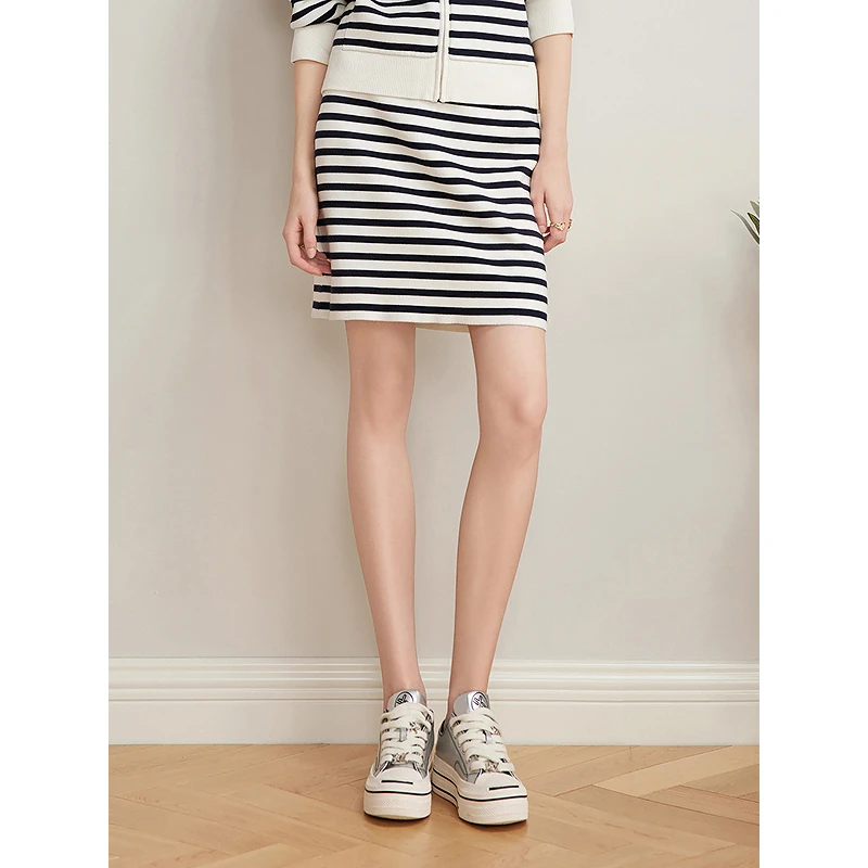 【双丝羊毛】Goodland美地25年秋季新款条纹显瘦半身裙LC35106490