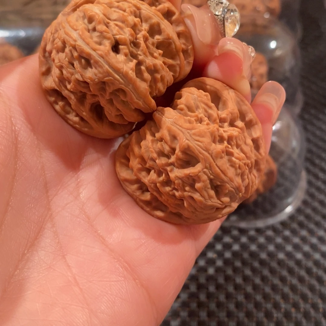 小***曹文玩核桃吊坠41全品球白