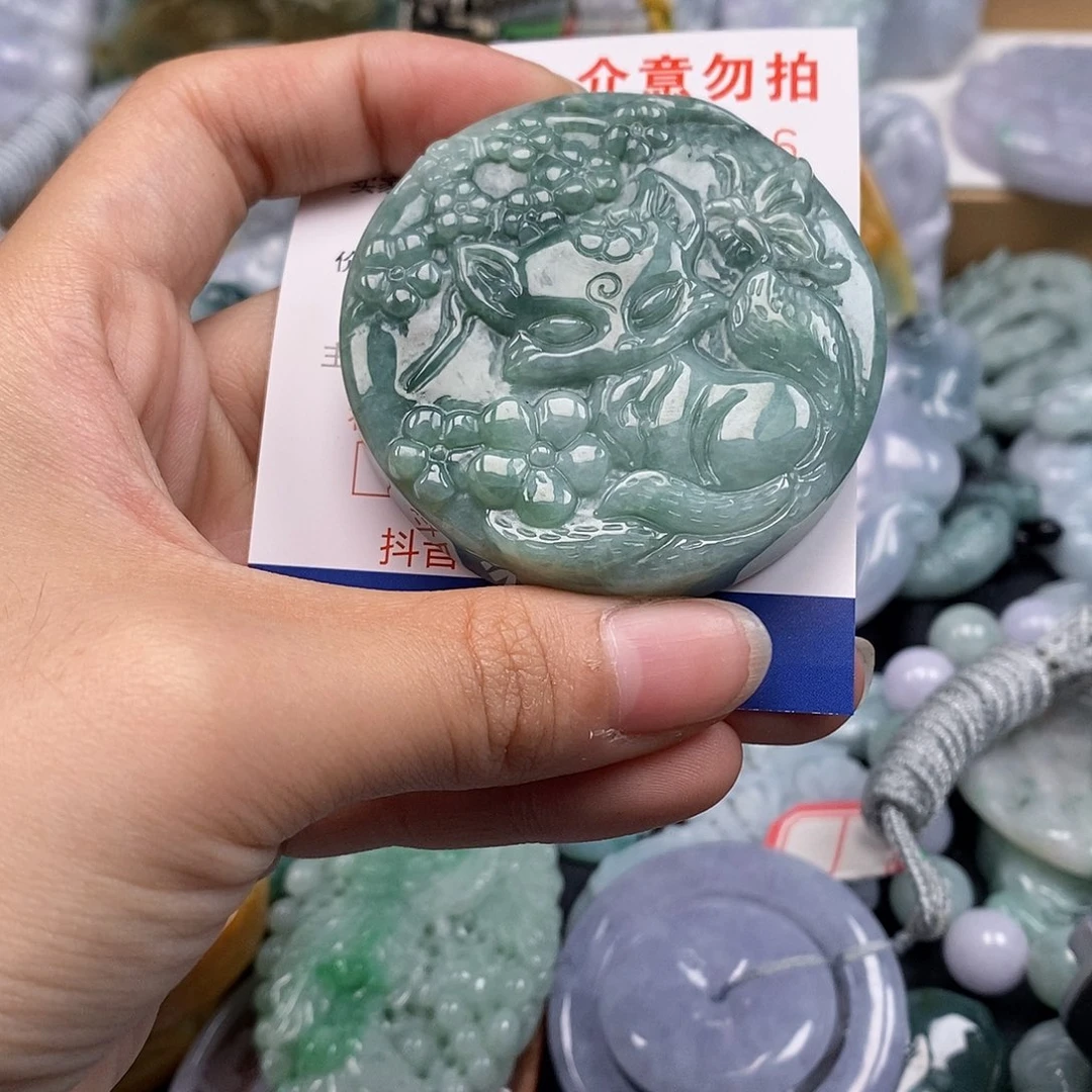 吊坠(不含链)未镶嵌翡翠