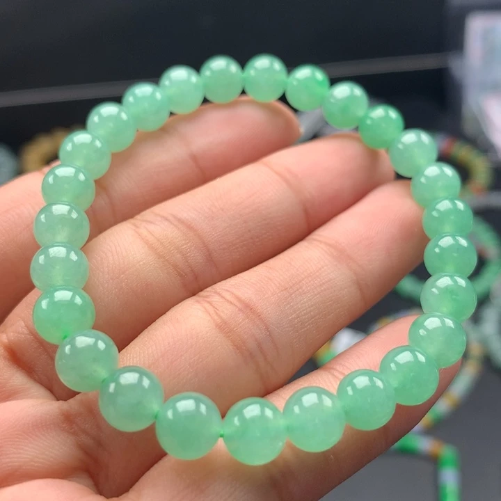 翡翠手镯未镶嵌卡