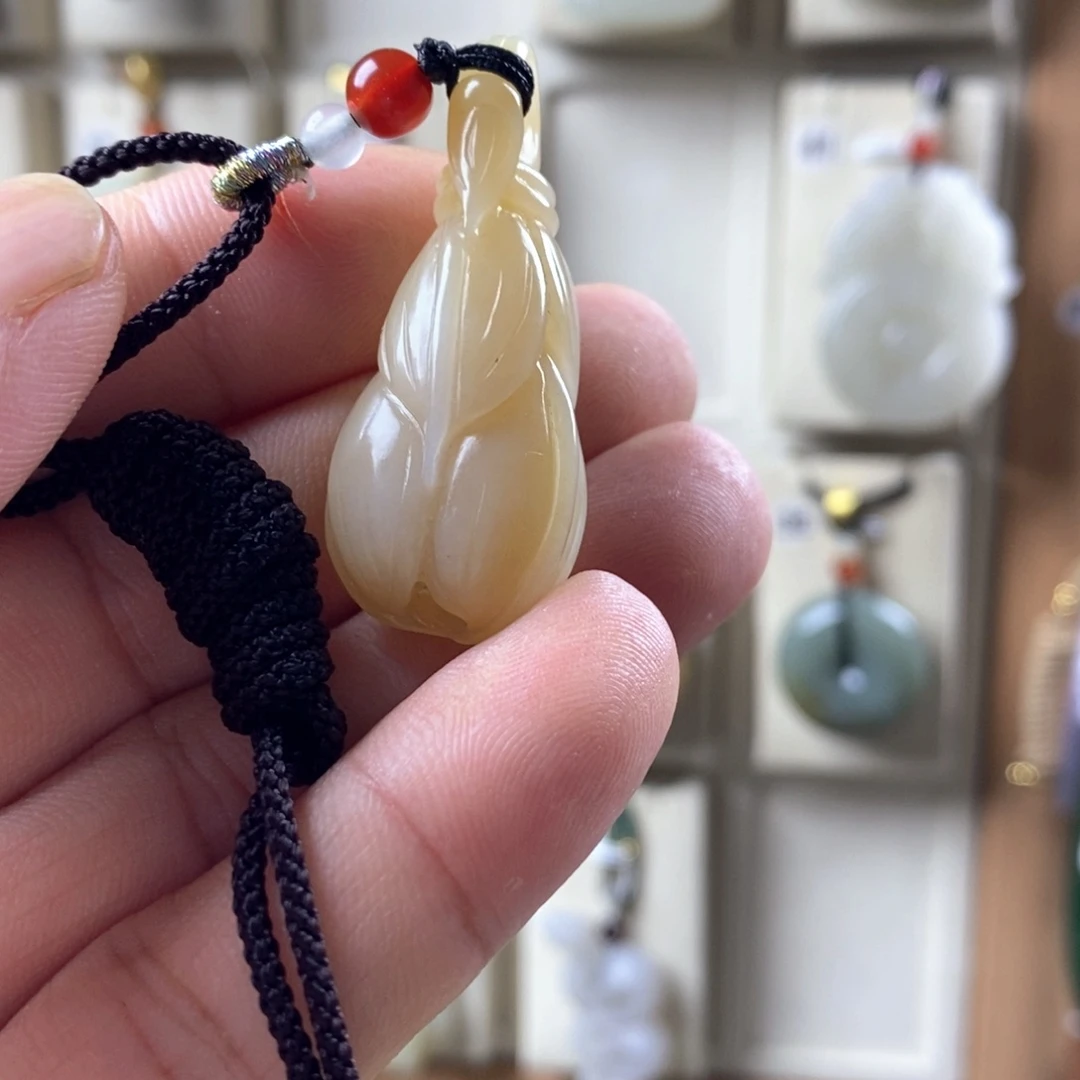 波***蜜颈饰未镶嵌和田玉