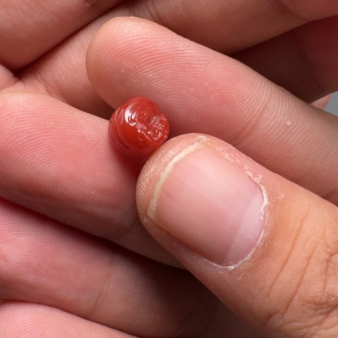 南红玛瑙玫瑰红雕刻赤龙，8.2✖️7.1mm未镶嵌