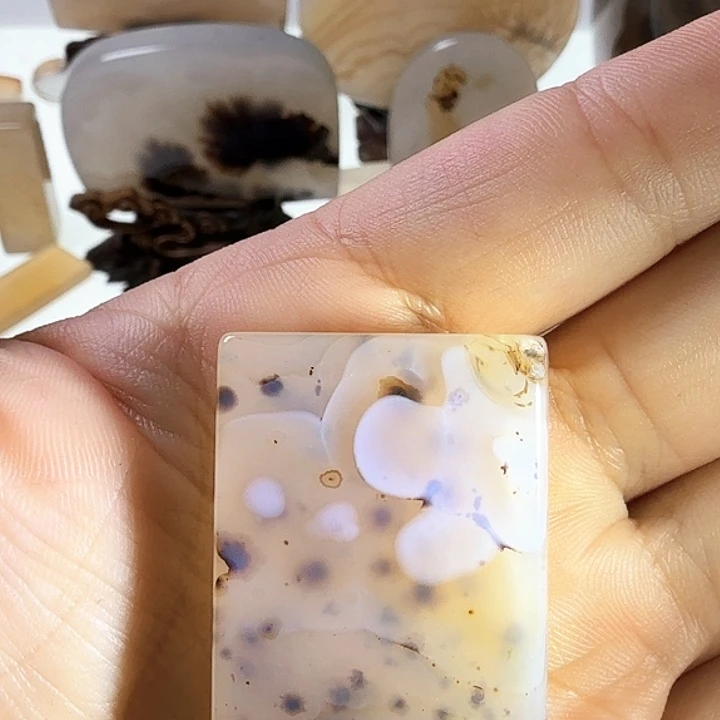 玛瑙/玉髓未镶嵌珠宝半成品