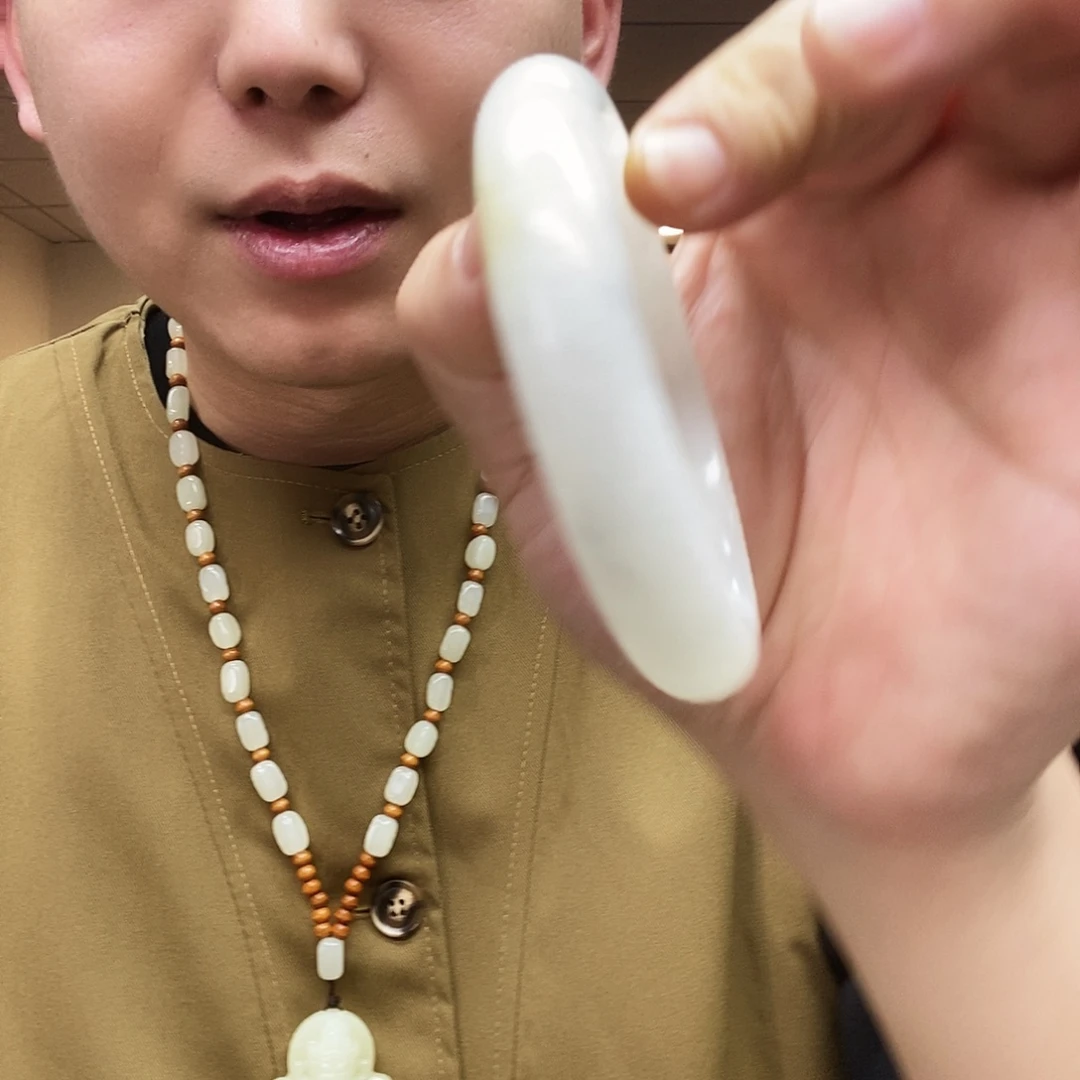 蛇纹石玉未镶嵌镯子啊啊啊啊啊啊啊