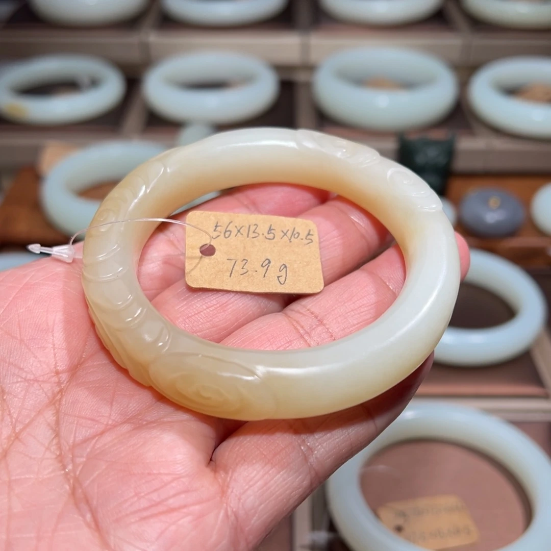 和田玉未镶嵌手镯56mm