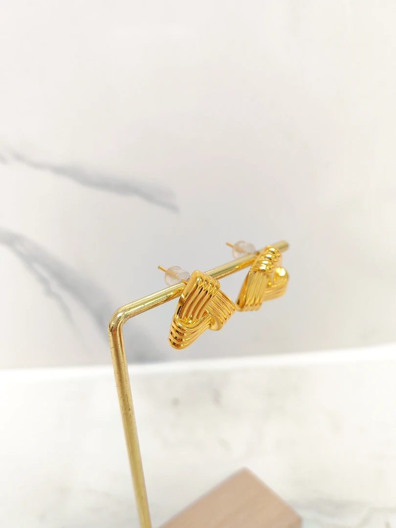 足金999时尚三角耳针