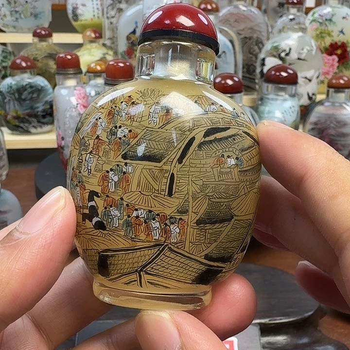 鼻烟壶内画清明上河图
