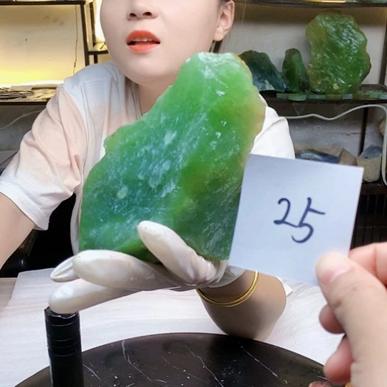 【闪购商品】蛇纹石玉未镶嵌原石行*✔