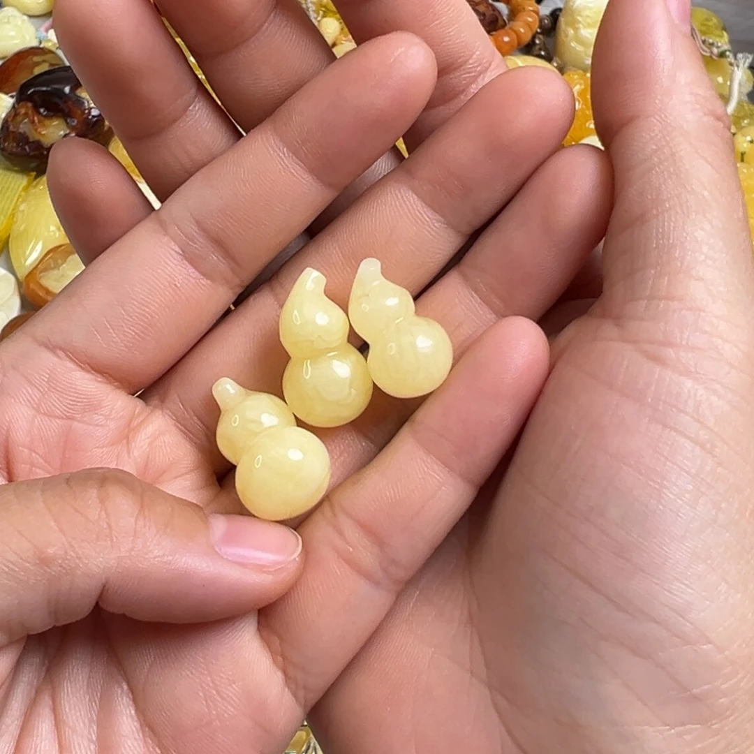 蜜蜡未镶嵌裸石多样性发一个