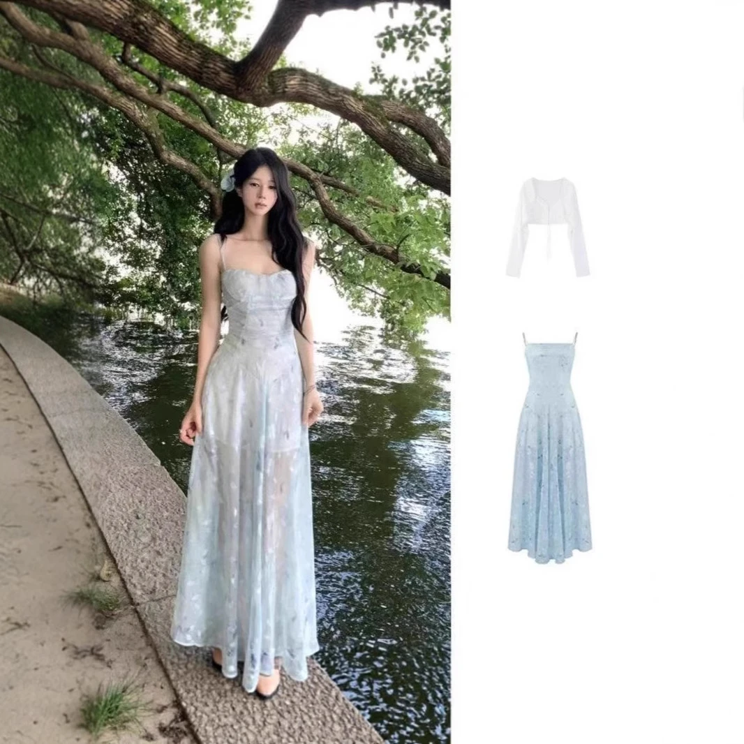 法式蓝色碎花吊带连衣裙女早春季海边度假绝美纯欲气质收腰长裙子