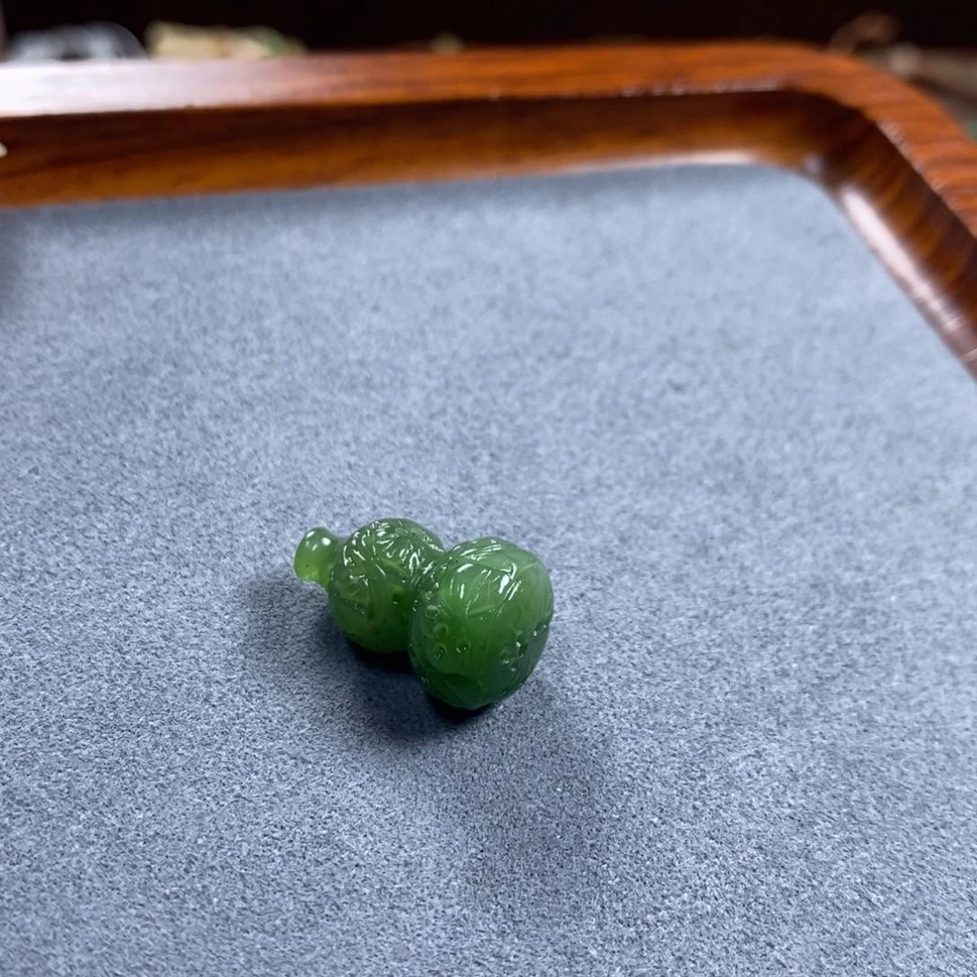 和田玉未镶嵌吊坠(不含链)多****?定制