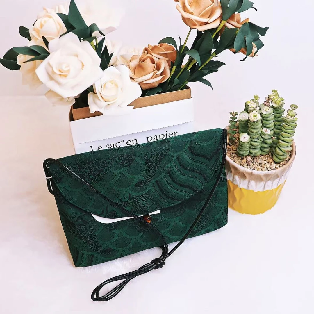 【碧玉龙纹 手机斜跨包】21*14香云花萝国风暗纹提花复古斜挎女士包