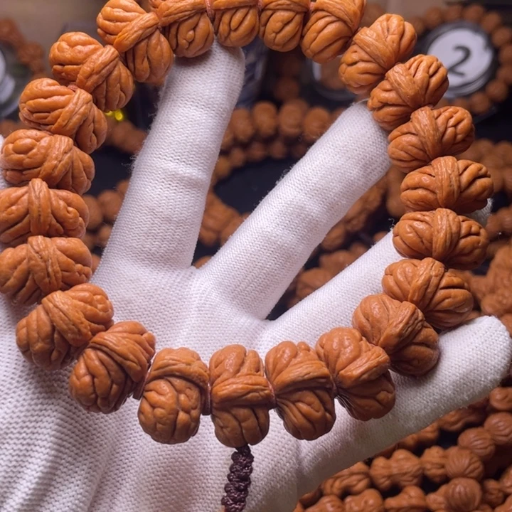 古***山桃核吊坠秦岭桃核手持